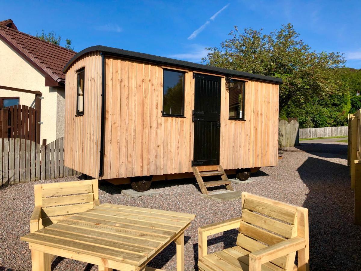 Per Ardua Shepherds Hut Fort William Exterior foto