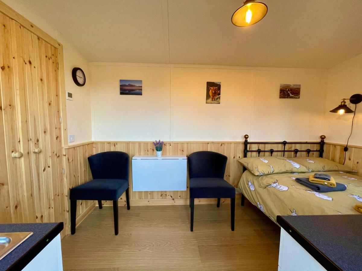 Per Ardua Shepherds Hut Fort William Exterior foto