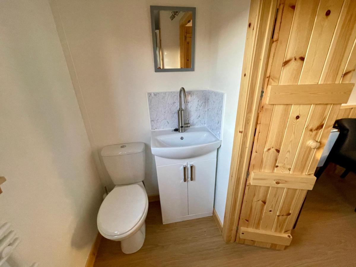 Per Ardua Shepherds Hut Fort William Exterior foto