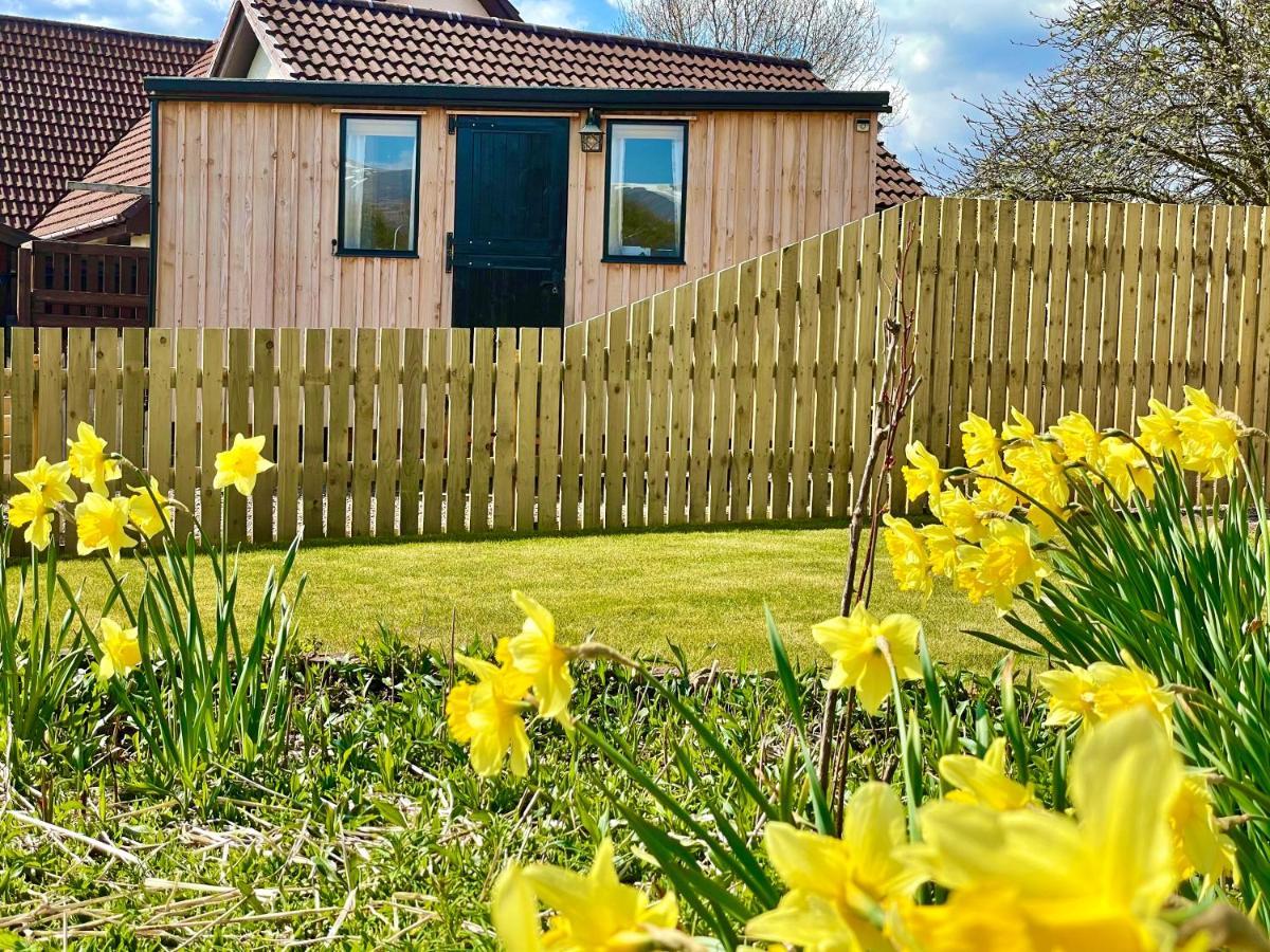 Per Ardua Shepherds Hut Fort William Exterior foto