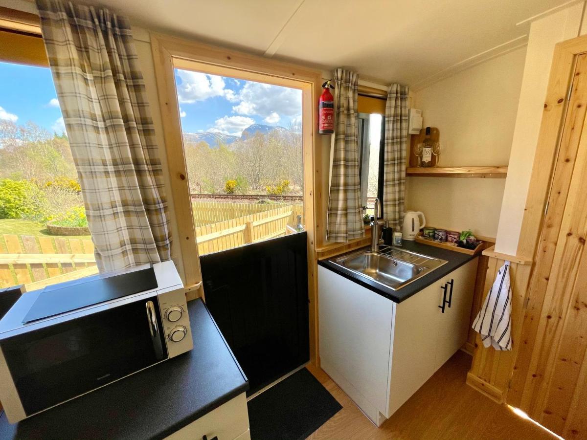 Per Ardua Shepherds Hut Fort William Exterior foto