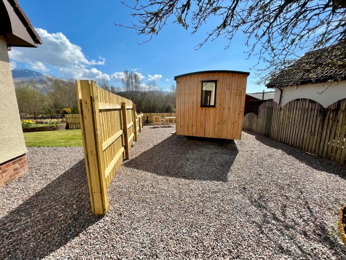 Per Ardua Shepherds Hut Fort William Exterior foto